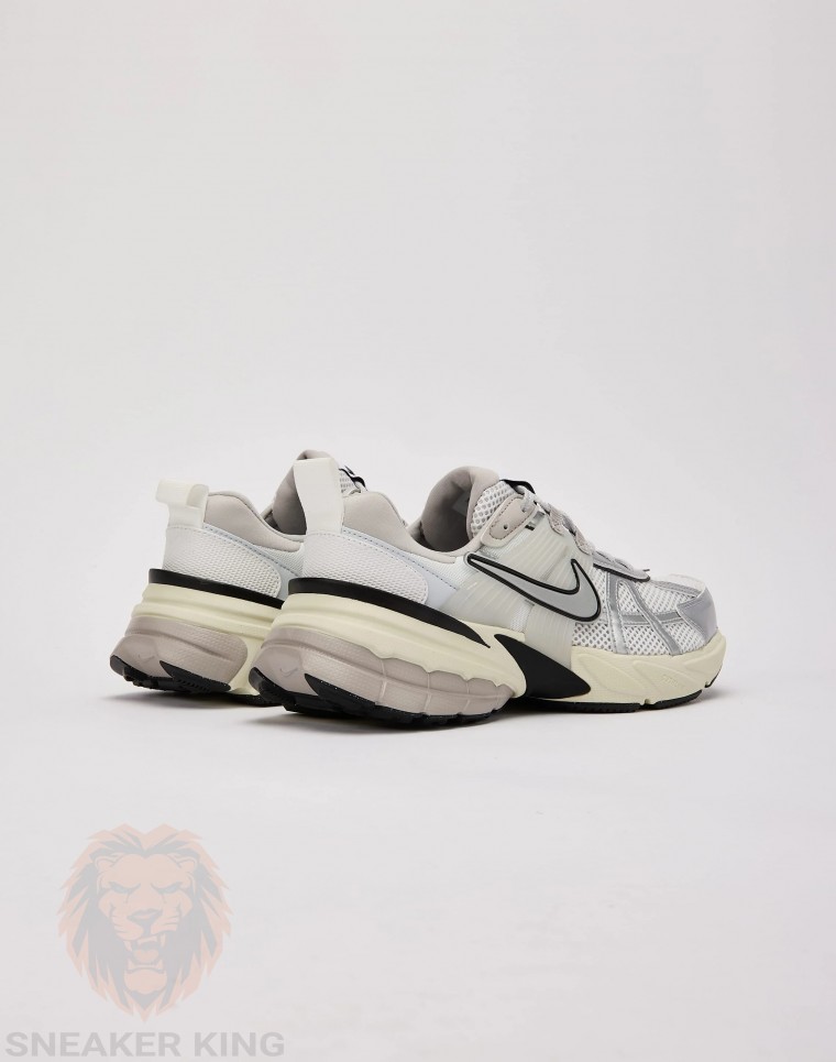 Кросівки Nike V2K Run silver white HJ4497 100